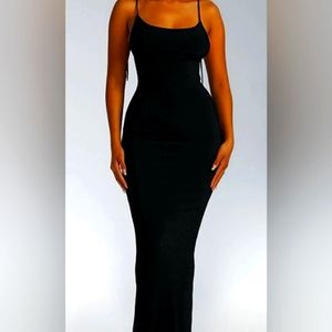 (NEW) Only Available In "Blue". Long Casual Dress w/Schrunging on both sides.